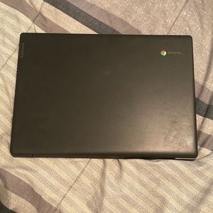 Lenovo
Lenovo 81JW0001US Chromebook S330,
14" HD Display,
4GB RAM, 32GB